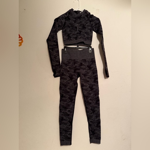 Gymshark Pants - Gymshark womens Black Camo Leggings Set